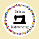 Moin zusammen.
Ich bin Corinna, 23 Jahre alt und freue mich, dass du dich für meine selbstgemachten, praktischen Produkte interessierst.

Das Textilhandwerk war schon immer eine Leidenschaft von mir, egal ob häkeln, stricken, Freundschaftsbänder knüpfen...

Im Herbst 2016 hat mich eine Freundin zum Nähen gebracht und ich war direkt begeistert. Ich hab mir die Nähmaschine meiner Oma geliehen und drauflosgenäht, erst probeweise und zur Übung für mich und dann für meine Liebsten. Nachdem ich mir unzählige Videos angeschaut und ein größeres Verständnis erlangt habe, wurden meine genähten Werke immer professioneller.

Im August 2021 habe ich mich dann entschieden, ein Gewerbe anzumelden, um viele Menschen zu erreichen und eine Freude machen zu können. Dann habe ich begonnen, selbstgenähte Roggenkissen, quadratische Kissenbezüge, Turnbeutel und weitere Accessoires und Dekoartikel zu verkaufen. Mein Produktangebot hat sich erweitert und ich habe viele meiner Produkte wendbar gestaltet.

Inzwischen möchte ich diese Produkte hinter mir lassen und mich auf Upcycling Jeansjacken aus alten Hosen konzentrieren.
Auf Instagram kannst du schon sehen, wie diese Patchwork-Jacken aussehen.
Demnächst wird es sie auch hier geben.

Ich freue mich auf das neue Kapitel, das Umsetzen von Ideen und, wenn du mich dabei begleiten möchtest.